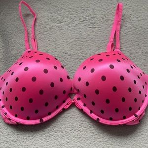 36D Pink Victoria’s Secret,